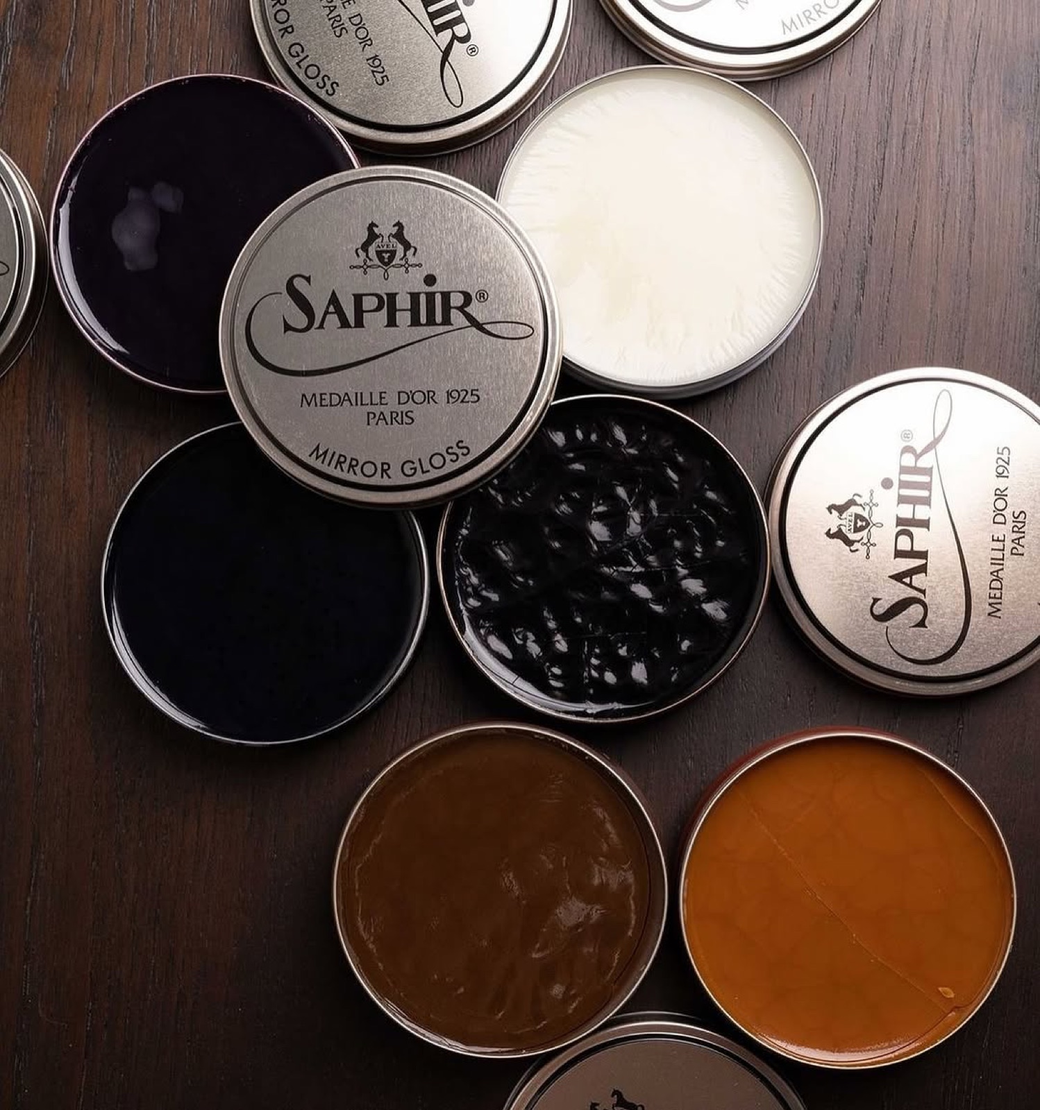 Saphir Médaille d'Or khác dòng Saphir thường thế nào, chênh giá có đáng?